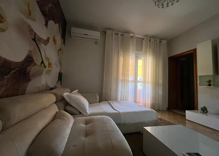 Sunkissed Centre Apartment